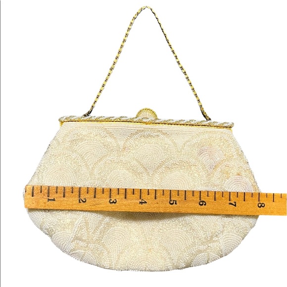 Vintage white beaded evening bag with chain - Picture 3 of 13